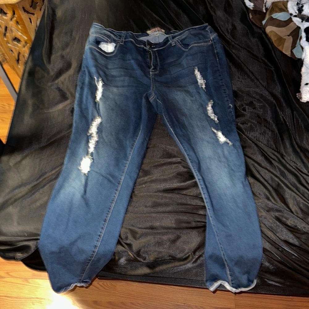 ripped skinny jeans